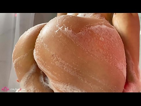 ❤️ Brunette si masturba a figa cù un vibratore per un orgasmu intensu in a doccia ☑ Sessu di qualità à porn co.goodseller.top ❌️❤